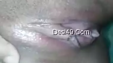 Skinny Desi sexpot loves sending BF video of her sweet XXX vagina