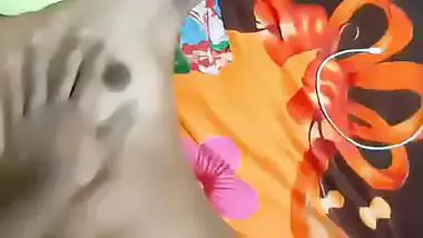 UP Muslim girl’s first desi sex MMS with her cousin