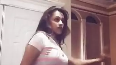 Dickraising huge ass desi babe hot dance