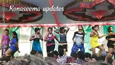 Desi hot girls group dance