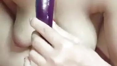 Desi Hot Indian Girl Masturbation Home Alone With Brinjal