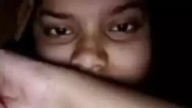 Today Exclusive-sexy Girl Showing Her Boobs On Video Call