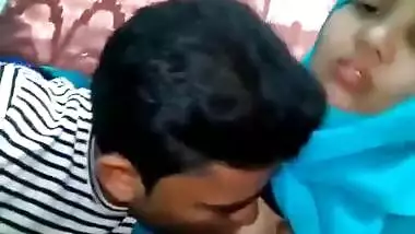 Lucknow colg beauty faheema boobs sucked by bf