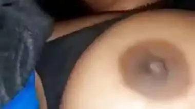 Plump sexy aunty with huge boobs fingering hard