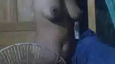 Horny mallu aunty sucking fondling pussy fingering and riding on top part 1