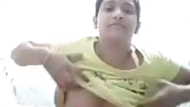 Indian girl nude toilet selfie video