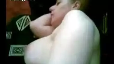 Horny arab lady having sex with her guy – Mobile camera video exposed!