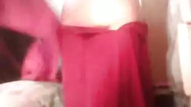 Bangladeshi teen girl MMS dress change video