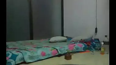 Free Indian porn video of college girl chut chudai by senior