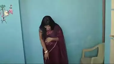 Sexy figure young bhabhi romance with nextdoor guy