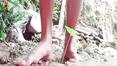 Sri Lankan School Girl Outdoor Pussy & Boobs Squeeze ස්කුල් ඇරිලා ඇවිත් චූ දාන්න ගිහින් මෝල් වෙලා