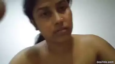 Bangladeshi Bhabhi Giving Blowjob