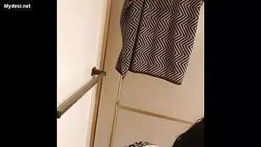 Mature desi mom bathing record by mms