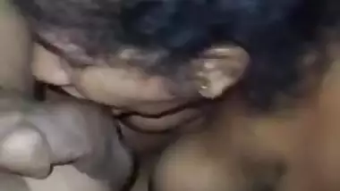 Desi wife loves doing amateur MMS porn with man's XXX tool in mouth