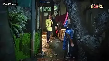 Horny Bhabi Masturbating