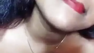 Horny Desi bitch tounged her own nipples with pussy show