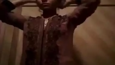 Cute Desi Girl Shows her Boobs