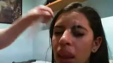 UK based Pakistani girl sharing room with her...