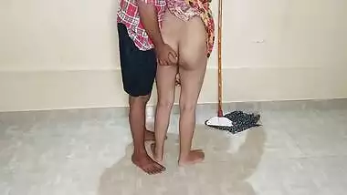 Kamwali Aunty Ko Land Chuswa Kar Dinbhar Chodayi Pelam Kiya - Queen Rima