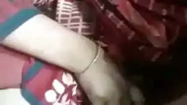 Unsatisfied housewife from Bangladesh dildo masturbation