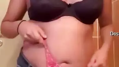 Today Exclusive- Sexy Nri Bhabhi Showing Her Boobs & Pussy And Blowjob Part 3