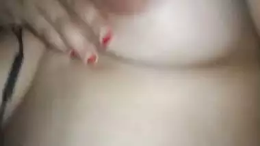 Bengali aunty video call to lover showing her nude body