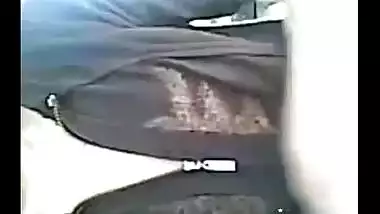 Indian sex clips of a young couple enjoying a nice outdoor kissing