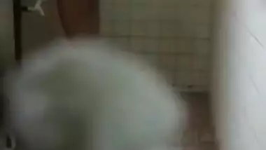 Desi Milf Bathing Secretly Captured
