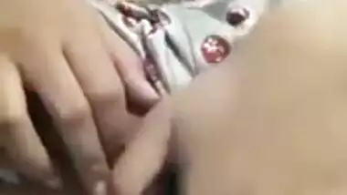 Hot desi babe showing her hot pussy