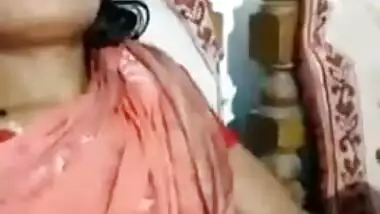 Desi cute bhabi fingering pussy