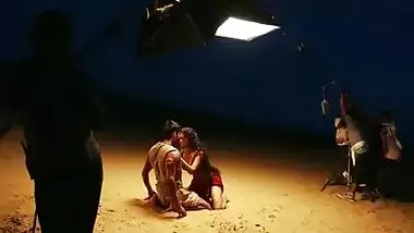 Sunny leone xvideo with an Indian actor at movie shooting