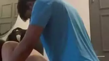 Horny guy drills his sexy GF’s hole in the Indian sex MMS