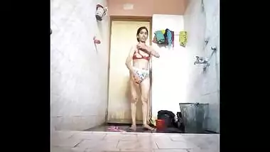 Petite girl priya rani shower