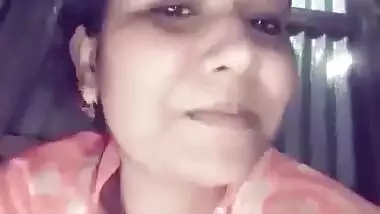 Bangladeshi housewife fingering pussy with Bangla Talk