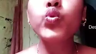 Today Exclusive- Sexy Desi Girl Record Her Nude Selfie Video For Lover Part 1