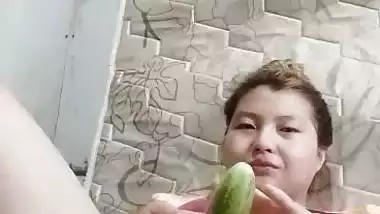 Hot Nepali sex video of a hot babe fucking with a cucumber
