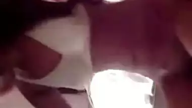 Desi gf fucking movie scene with her bf goes live