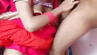 The girl in a saree gives an Indian blowjob and eats cum