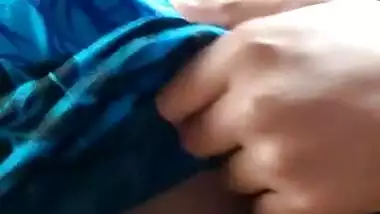 Mallu aunty shows to lover