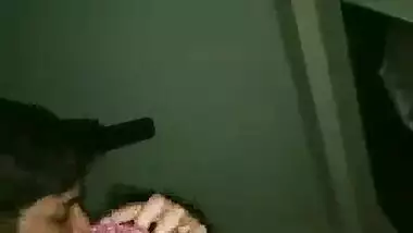 Desi housewife deep sucking MMS sex video